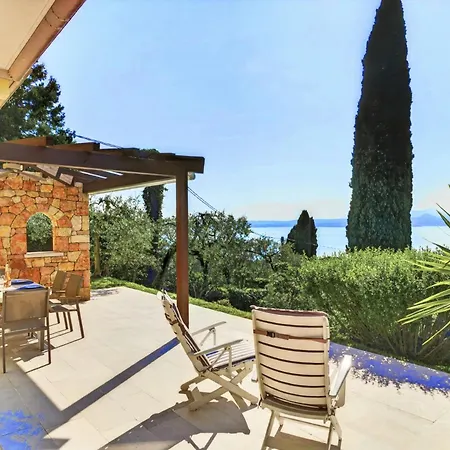 In Vera Villa